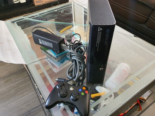 Xbox 360 Slim E Con Rgh3 500gbs Con Juegos Instalados Negro (Usado)