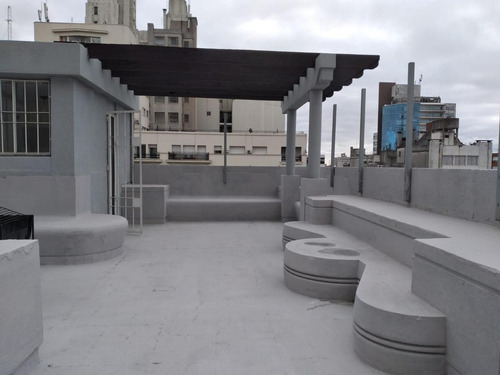 Imagen 20 de 21 de Oficina En 18 De Julio Frente A La Intendencia, 313 M2, Reciclada !!