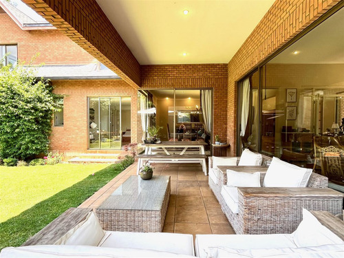 Casa En Venta 4 Dorm. Manquehue Oriente La Dehesa