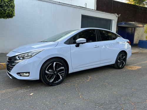 Nissan Versa 1.6 Exclusive Navi At