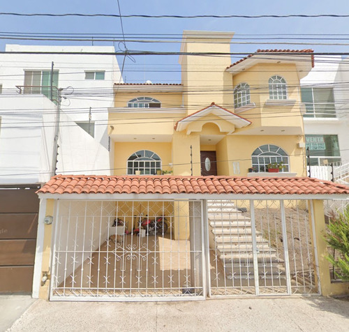 Casa En Venta En Col. Tejeda, Queretaro