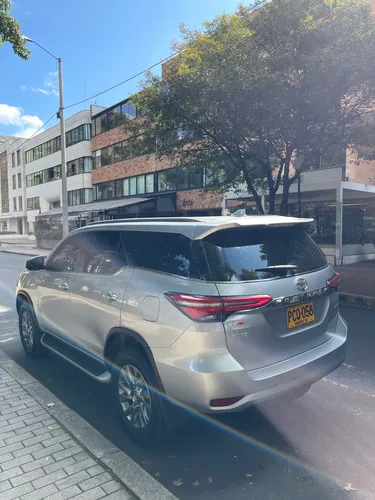 Toyota Fortuner 2.7 Srv At