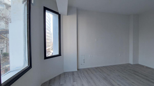 Imagen 8 de 15 de Apartamento En Venta De 2 Dormitorios En Centro - Reciclado