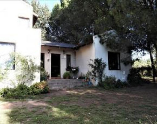 Casa En Venta - 3 Dormitorios 2 Baños - 3.108mts2 - Tandil