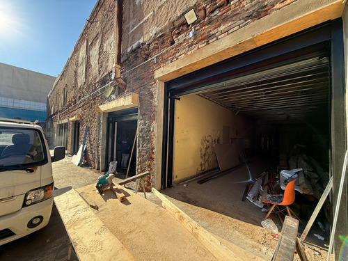Local De 82m2 En Calle Quillota, Valparaíso