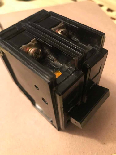 Imagen 2 de 3 de Breaker Interruptor Para Empotrar 2 Polos 2x60a 120/240v