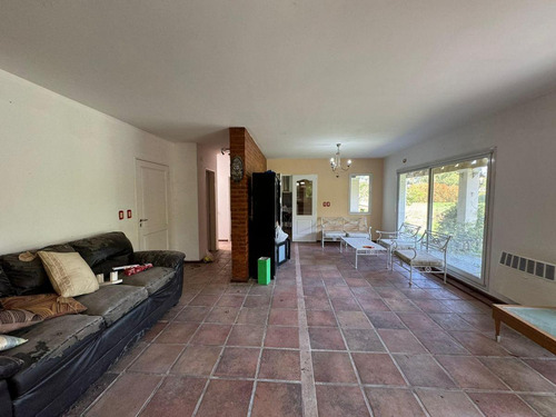 Casa En Venta - 3 Dormitorios 2 Baños - 1000mts2 - Haras Del Sur I