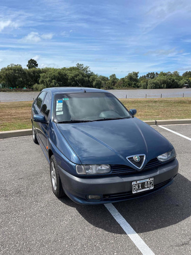 Imagen 2 de 16 de Alfa Romeo 146 1997 2.0