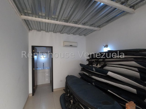 Daniela Linarez Vende Casas Impecable En Una De Las Zonas Mas Exclusivas Del Este De Barquisimeto Completamente Remodelada Muy Funcional Con Todos Los Servicios Garantizados