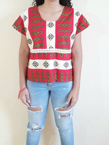 Imagem 2 de 4 de Blusa Cropped Feminina Tecido Silka