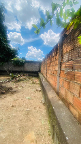 Lote Murado Com Barracão Ótima Localização