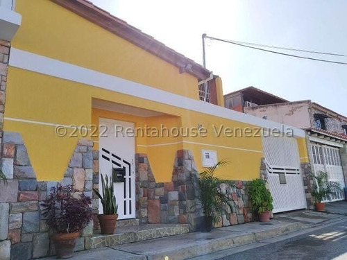 Casa En Venta  Las Aves Maracay 22-21617 Hc