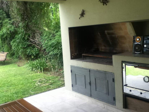 Imagen 8 de 9 de Venta Casa B° Cerro De Las Rosas, Calle Nicanor Carranza