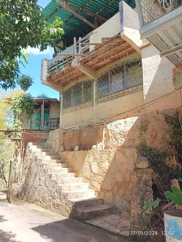 Terreno Con Bienhechurias, En El Hatillo Ideal Para Galpon, Deposito, Taller Mecanico, Etc