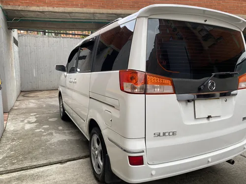 Camioneta Dfsk Donfeng Modelo 2015, 7 Pasajeros
