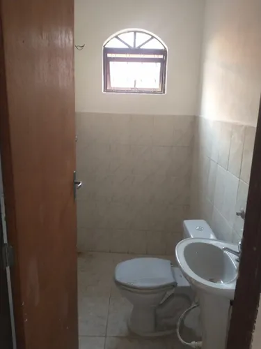 Dois Sobrados No Mesmo Terreno, Total De Cinco Quartos, Cômodos Amplos, 303m² De Área Construída
