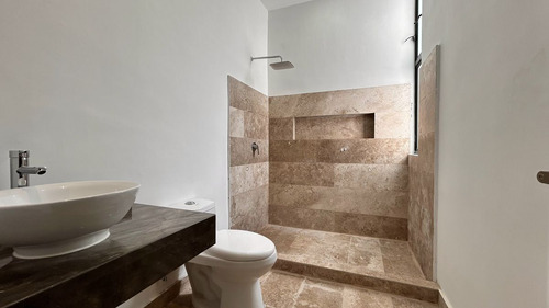 Villa Con Alberca, En Privada Residencial En Venta En Temozón Norte, Mérida