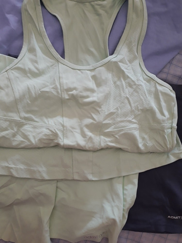 Conjunto De Polleras Y Musculosa Deportiva Admit One. Mujer