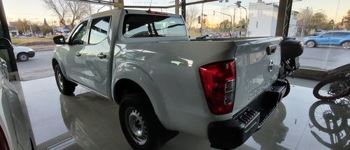 Imagen 8 de 10 de Nissan Frontier 2022 2.3t S 4x4 Mt L22