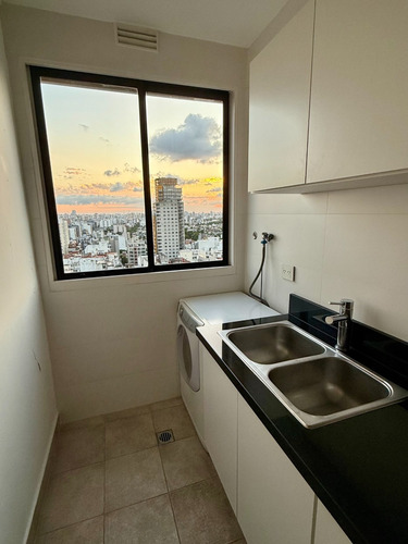 Alquiler. Espectacular Departamento 2 Ambientes. Charcas 4070 Piso 17 Gran Vista. Pileta Y Jardín C/amenities Y Seguridad 24hs. Palermo.