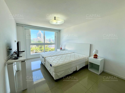 Apartamento De Un Dormitorio En Venta, Torre One Punta Del Este.