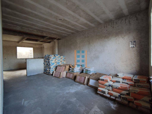 Sobrado Com Três Quartos Ampla Sala E Cozinha Prox. Ao Corpo De Bombeiros Do Sitio Cercado - So1233
