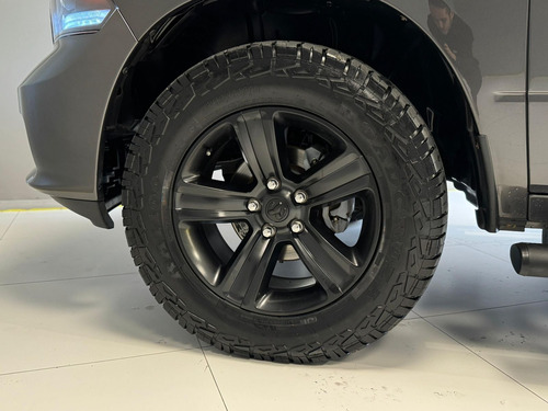 RAM Ram Classic LARAMIE NIGHT ED. 5.7 4X4 Aut.