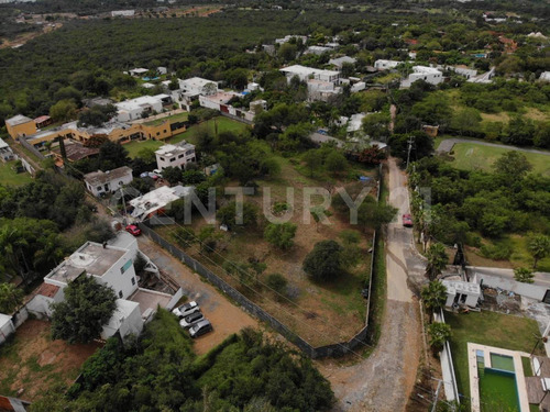Terreno En Venta En Col. Cañadas Del Sur En Monterrey