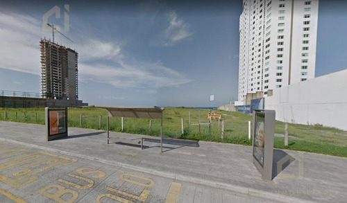Terreno En Venta Frente Al Mar Y Sobre El Blvd. Manuel Ávila Camacho