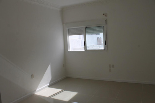 Imagen 3 de 11 de Alquilo Apartamento De 3 Dormitorios En Buceo Ref310