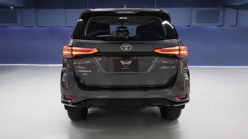 Toyota Fortuner Sw4 2025