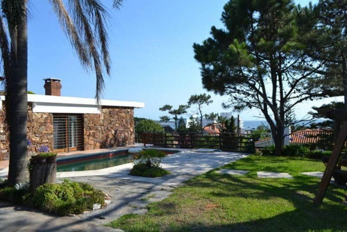Vende Casa Playa Mansa 3 Dormitorios Vista Al Mar