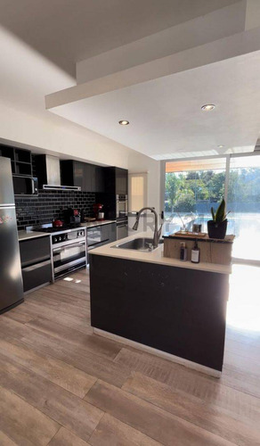 Casa En Venta En City Bell, Barrio La Serena, Calle 446 E/ 157 Y 158