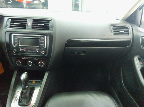 Volkswagen Jetta 2.0 Comfortline Flex 4p Aut