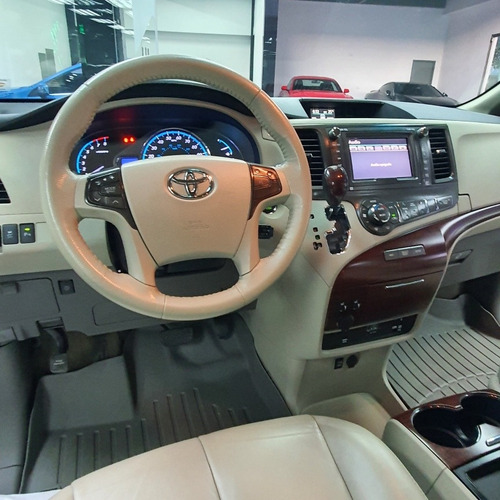 Imagen 7 de 7 de Toyota Sienna Xle