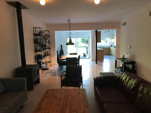 Imagen 30 de 30 de Oportunidad Casa De 330 Metros Cubiertos Mas Gran Jardin Y Pileta !