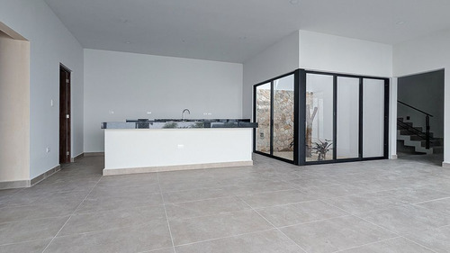 Casa En Venta En Exclusivo Desarrollo De Cholul, Merida.