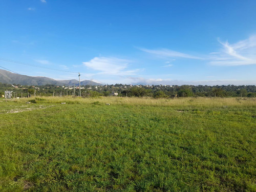 Condominio Con Cuatro Departamentos. Villa Giardino Cordoba
