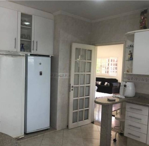 Casa À Venda Em Alphaville 3 | 360 M² | 4 Dormitórios | 2 Suítes | Piscina | Área Gourmet - Cncl1049