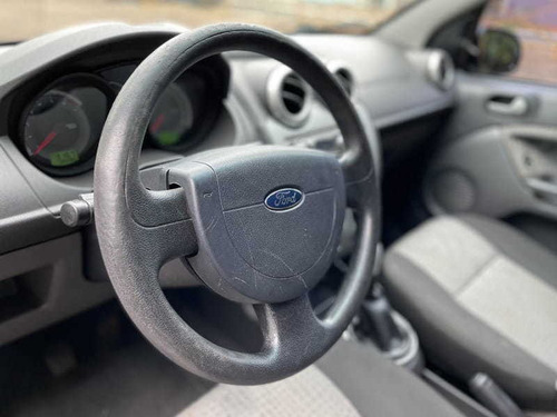 Imagem 8 de 11 de Ford Fiesta 1.6 Se Sedan 16v Flex 4p Manual 2011