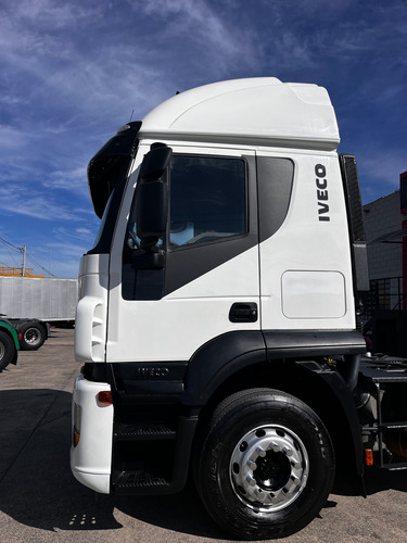 Iveco Stralis 6x2 400 Teto Alto 2013/ N Scania Volvo Axor