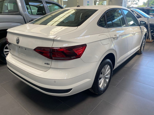 Imagen 4 de 19 de Volkswagen Virtus Comfortline Mec 2023 Unica Unidad
