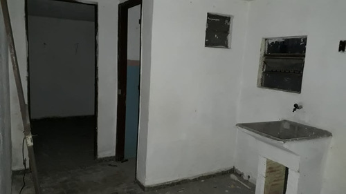 Casa Comercial Na Av. Atlântica, 5951, 2 Quartos E Edícula, Vaga Para 3 Caros. Ótimo Investimento