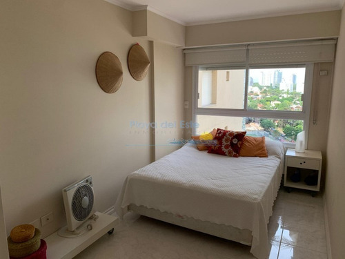 Coral Tower- Ref: 8427