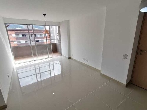 Apartamento En Arriendo Ubicado En Sabaneta Sector Calle Larga (23288).