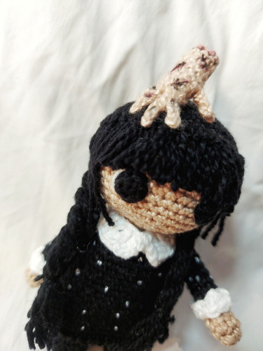 Wandinha Addams De Crochê Amigurumi