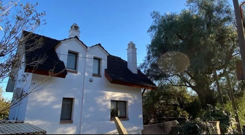 Hermosa Casa Remodelada Con Vistas Panorámicas Y Amplio Jardín En Carlos Paz