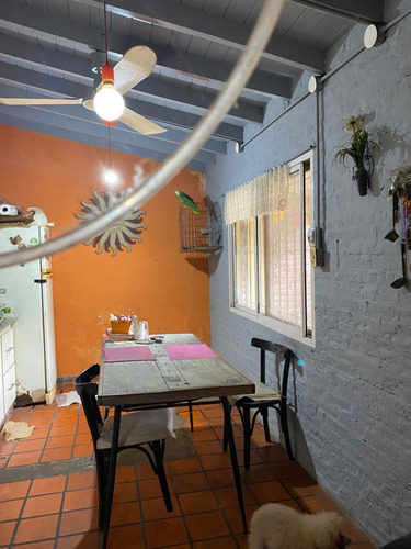 Casa En Una Sola Planta A Metros De Acceso Oeste.