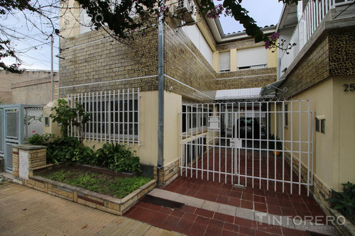 Ph En Venta De Dos Ambientes En Morón.