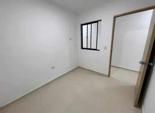 Vendo Casa En Manrique Central, Primer Piso